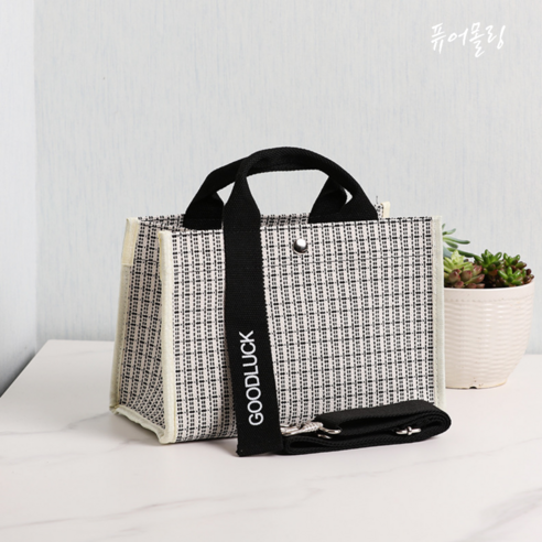 스타일과 실용성을 모두 갖춘 퓨어몰링 여성 골프 가방으로 당신의 라운딩을 더욱 빛내세요.