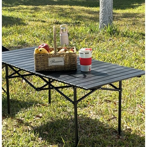 Frokom 캠핑 테이블과 함께 봄바람 속 특별한 캠핑을 완성하세요.