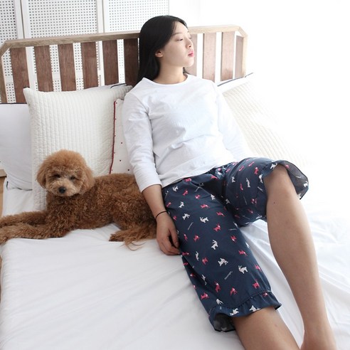 편안함과 귀여움을 담은 슬레진저 특면 여자 캐릭터 7부 잠옷으로 달콤한 휴식을!