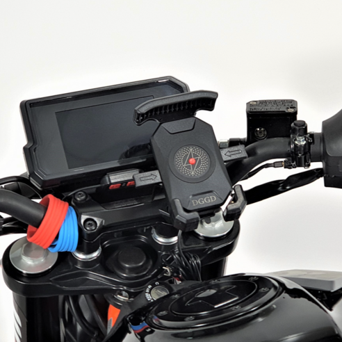 배터리 걱정 없이 안전하고 편리한 라이딩, 무선충전 오토바이 거치대로!