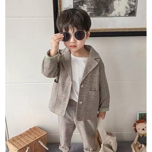 세련된 디자인과 편안한 착용감으로 아이의 특별한 날을 더욱 특별하게 만들어주는 아동복
