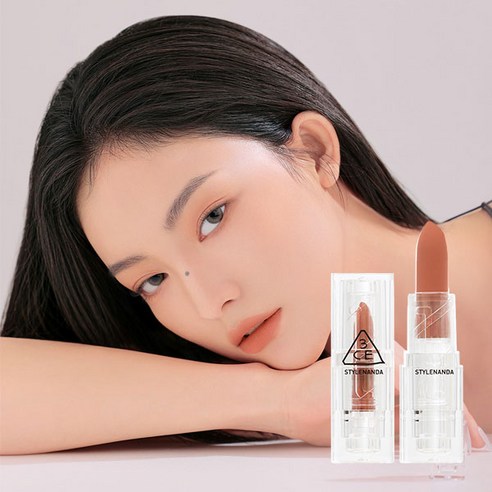 입술에 녹아드는 부드러움, 3CE 소프트 매트 립스틱으로 완성하는 매혹적인 립 메이크업