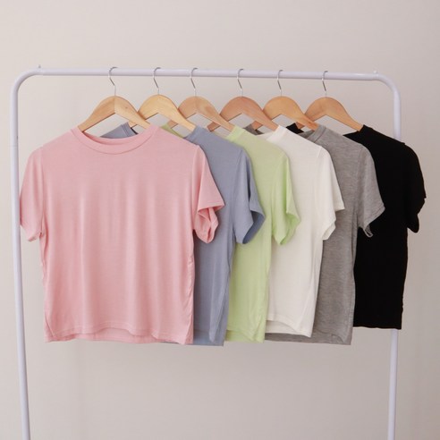 살랑이는 아름다움, 요가 크롭티로 완성하는 액티브 스타일