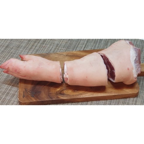 국내산 한돈의 진가를 느낄 수 있는 착한정육점의 통족 절단족