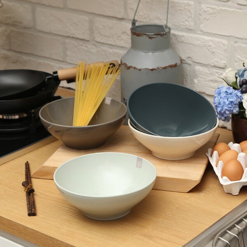 프랑스 감성의 우아함과 실용성을 담은, 완벽한 식탁을 위한 선택