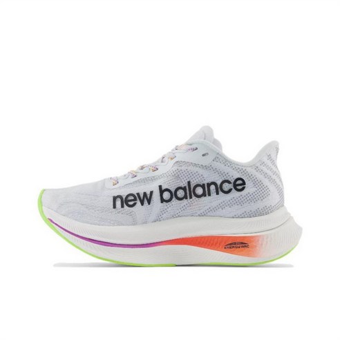 발끝까지 가벼운 자유, 뉴발란스 트레이너 V2