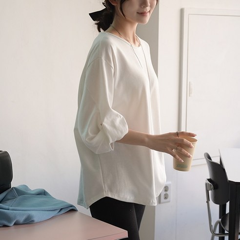 데일리앤 라비앙 여성 5부 꼬임 반팔 퍼프 벌룬소매 티셔츠 봄 가을 루즈핏 플레어 블라우스 티