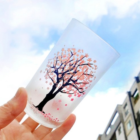 봄의 아름다움과 색상 변화의 마법이 담긴 인생술잔 색이변하는 벚꽃 맥주잔