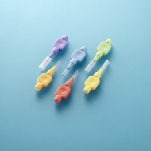 교정기와 임플란트를 위한 필수적인 구강 관리 도구