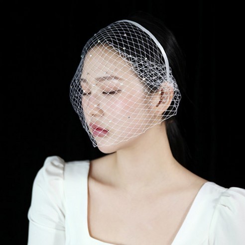 "인생샷, 어렵지 않아요!" 숲속 드레스 헤어밴드 베일로 완성하는 로망 웨딩 페이스베일