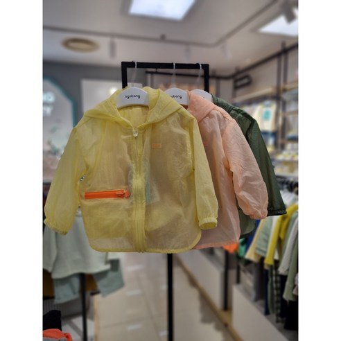 아가방 [동아쇼핑점] 여름이월할인상품 빠른선택하세요~여름신생아 유아공용 바람막이점퍼 간절기점퍼 / 따가운햇볕 차가운에어컨아래 코디하기 좋은 외출복 등원복 썬화섬점퍼