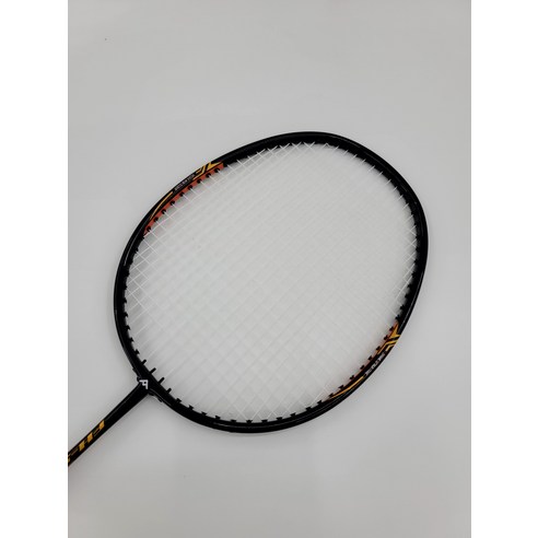 가볍고 편리한 배드민턴 라켓 세트