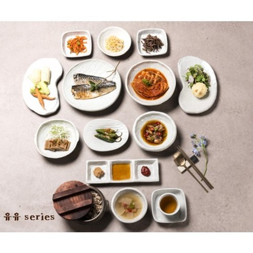 고즈넉한 아름다움을 담은 도자기 그릇, 고목: 당신의 식탁에 예술을 더하다