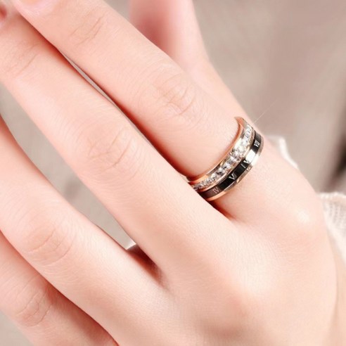 손끝을 화려하게 빛내는 세련된 프리미엄 포인트 패션반지