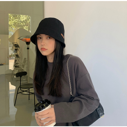 데일리룩을 완성하는 스타일과 실용성을 겸비한 라벨 면 코튼 버킷햇 2개 세트