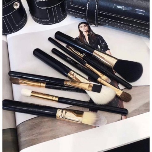 섬세한 아름다움을 완성하는 마법, MAC 브러쉬 9종 세트 완벽 해부 맥브러쉬세트