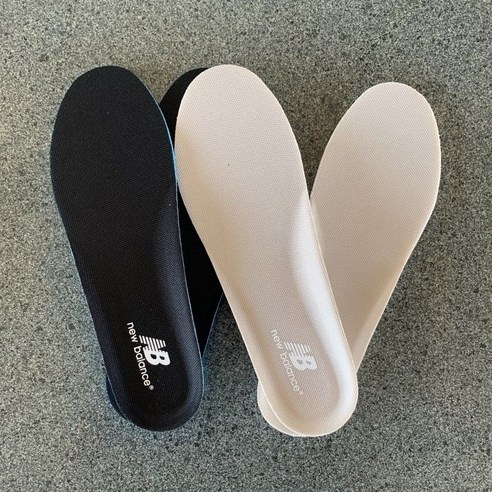 발걸음에 생기를 불어넣는 뉴발란스 컬러풀 인솔