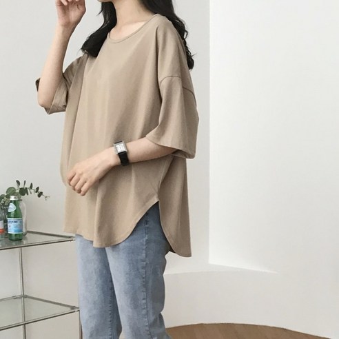매력적인 여성용 오버핏 티셔츠, 럭키제이의 ‘오브 트임 박시 티셔츠’