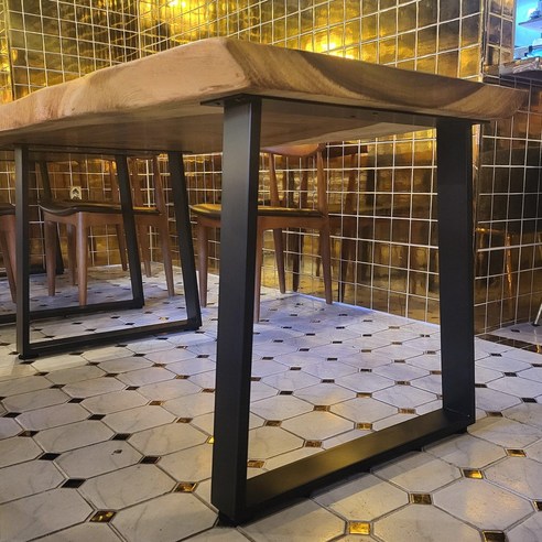 A자형 식탁과 벤치다리: 현대적인 디자인의 결정판 식탁다리