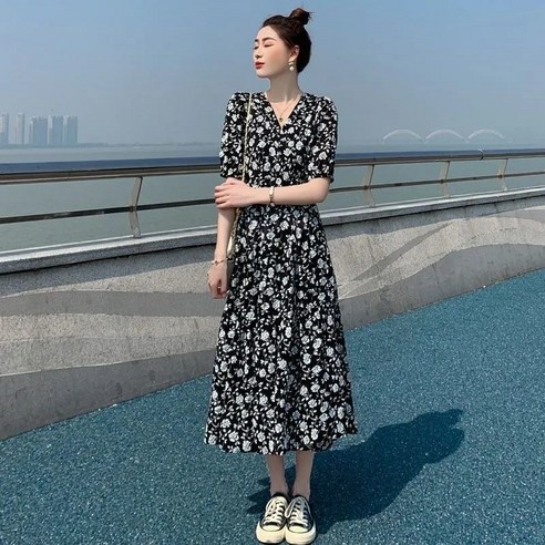  Modlauna 반팔 롱원피스: 여름날의 세련되고 캐주얼한 동반자