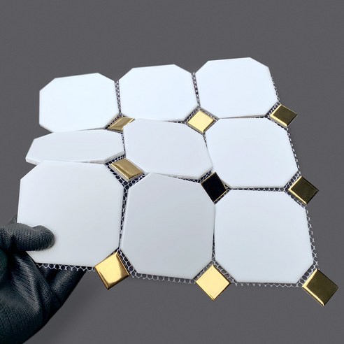 팔각 타일로 일상 공간에 예술을 더하다