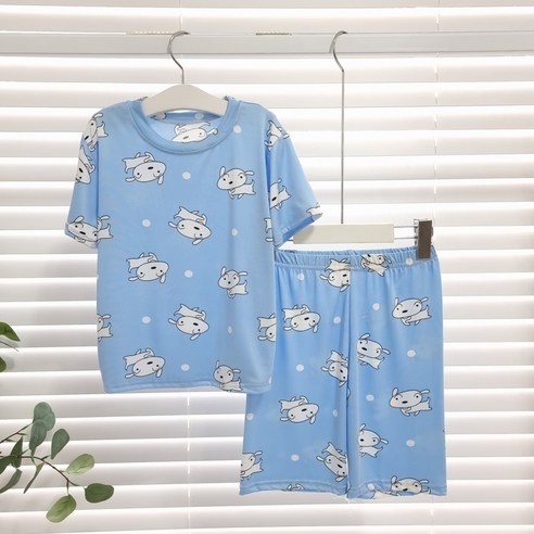 밤새 뒤척이는 우리 아이, 꿀잠 재워줄 비밀 병기는? 흰둥이잠옷