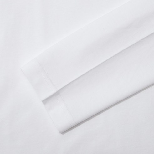 노스페이스 남녀 코튼 베이직 긴팔 라운드티 NT7TN01B는 일상 활동부터 여행, 운동, 캠핑 등의 다양한 활동에 편안하게 착용할 수 있는 상의입니다.