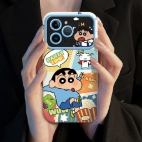 귀여움과 보호력을 겸비한 iPhone 15을 위한 짱구 실리콘 케이스