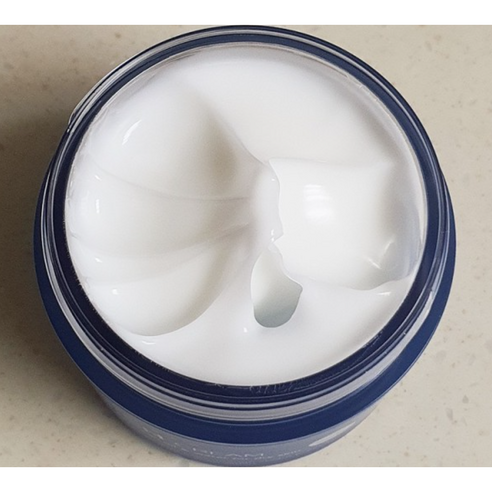 마녀크림으로 속건조 OUT! 유수분 황금 밸런스 피부로 거듭나세요!