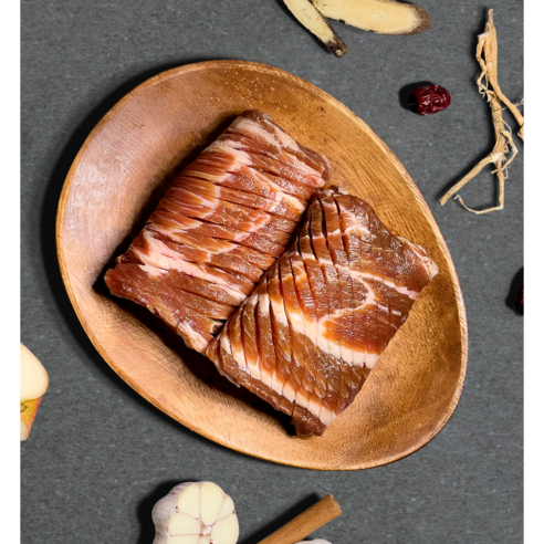 수원 갈비맛으로 풍부한 맛과 향을 느낄 수 있는 육마담 양념 목살 왕구이