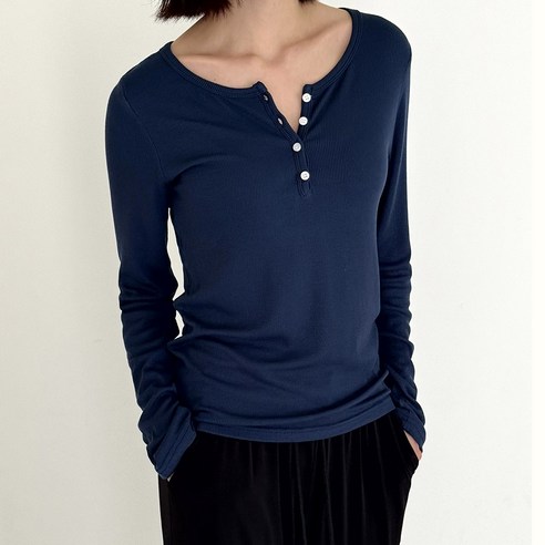 편안함과 스타일의 완벽한 조화: 어피어드 여성 긴팔 골지 단추 라운드 네크 티셔츠