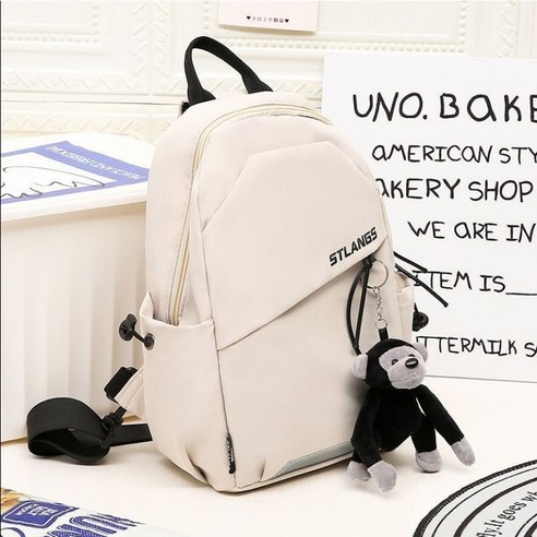 14,900원의 놀라운 가치!  세련된 디자인과 실용성을 갖춘 크로스백 슬링백