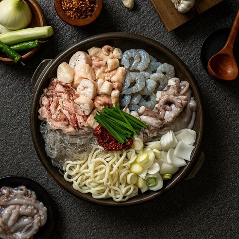집에서 즐기는 고급 미식, 팔도강산 홍반장의 낙곱새 밀키트