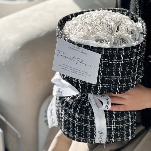 플로리스트 디자인 럭스코코 꽃다발 비누꽃 12송이 + 안전박스 + LED전구