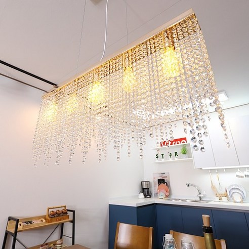 빛으로 완성하는 꿈결 같은 공간, 크리스탈 레이닝 펜던트 조명