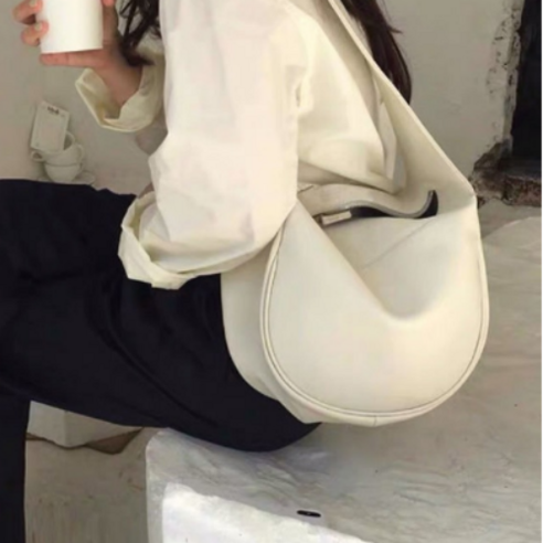 라라홀릭 반달 데일리 숄더백