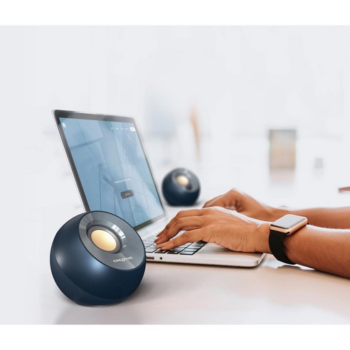 공간을 스타일로 채우는 사운드의 향연, 크리에이티브 PEBBLE V2