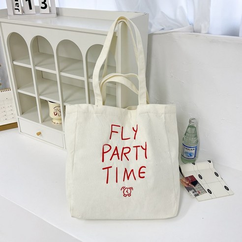 세련된 감성과 실용성을 겸비한 데일리 에코백