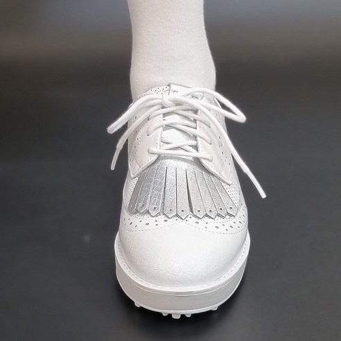 필드를 빛낼 우아한 스윙, 클래식 소가죽 테슬 골프화