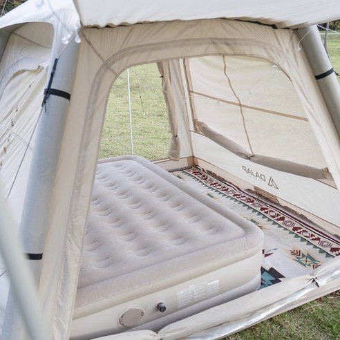 야외 활동을 위한 편안하고 보호적인 텐트