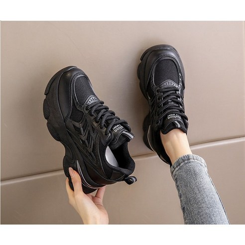 8cm 키높이 마법, 발은 구름 위를 걷는 듯 편안하게!