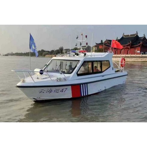 부산에서 운영되는 90마력 모터보트를 이용한 요트투어와 낚시체험. 부산요트투어