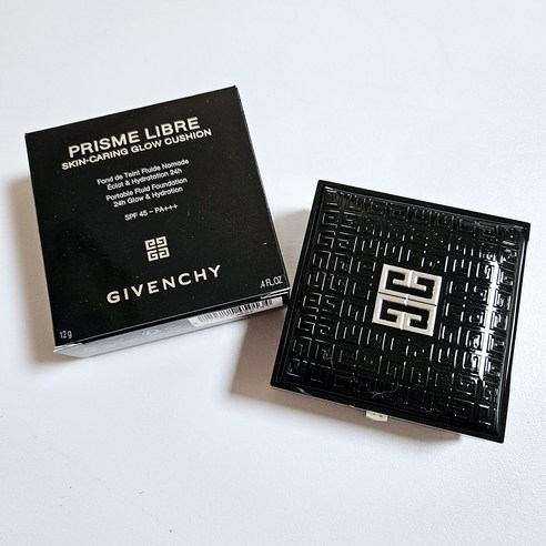 지방시 프리즘 리브르 글로우 쿠션: 피부에 빛을 더하다 지방시쿠션