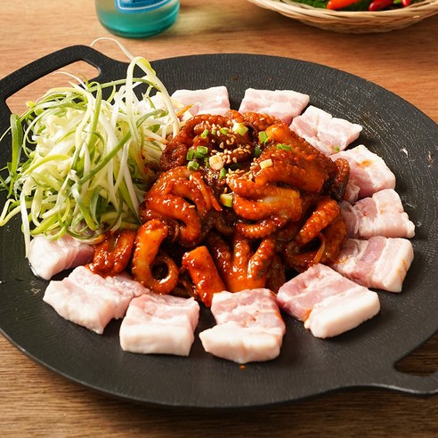 신선하고 풍부한 맛의 재료로 만든 간편하고 편리한 팔팔쭈꾸미 양념 볶음 밀키트