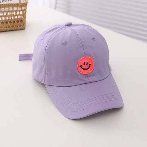 아이들의 봄날을 더욱 밝게 물들이는 네온 스마일 캡모자