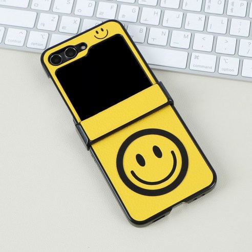 갤럭시 Z플립을 위한 세련되고 보호적인 스마일 맥세이프 케이스