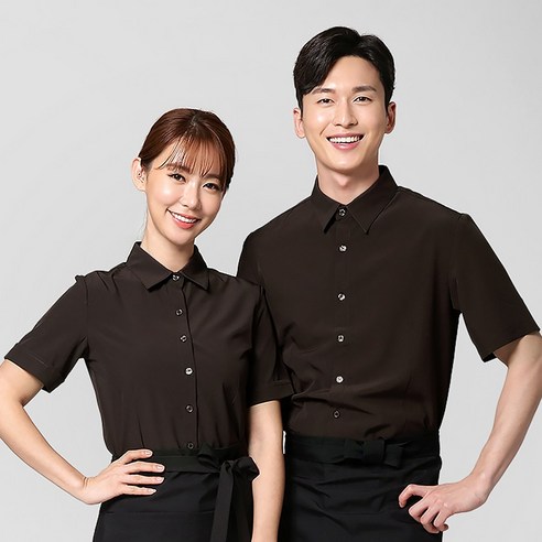 깊어가는 가을, 고동색 스판 반팔 셔츠로 완성하는 감각적인 유니폼 스타일