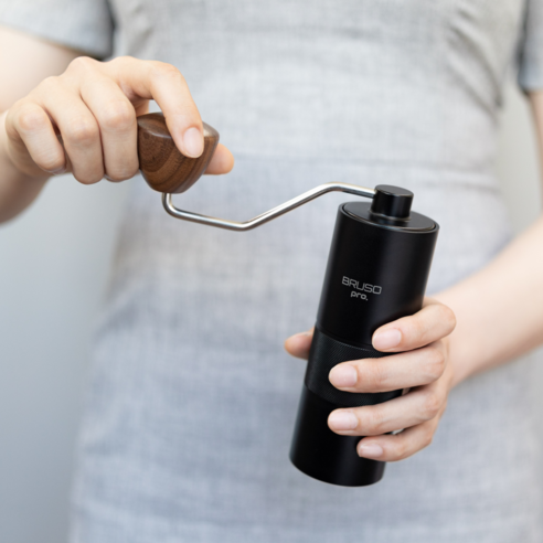 집이나 캠핑장에서 신선하게 분쇄한 향긋한 커피를 위한 최고의 선택