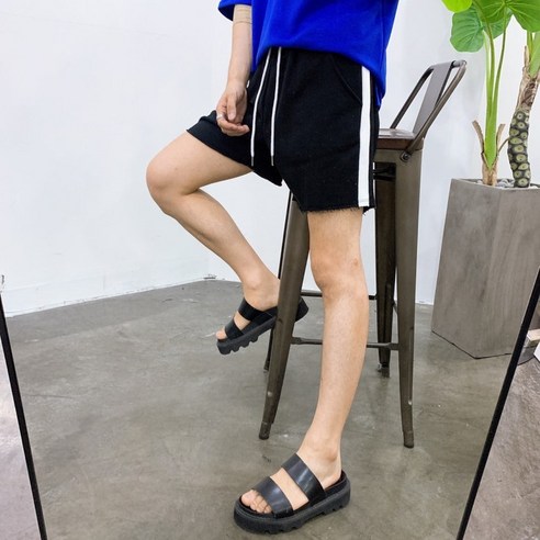 스트릿제이 배색 라인 컷팅 반바지