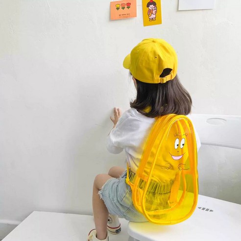 사랑스러운 디자인과 뛰어난 실용성을 겸비한 [블랙체리] 아동용 PVC 백팩!